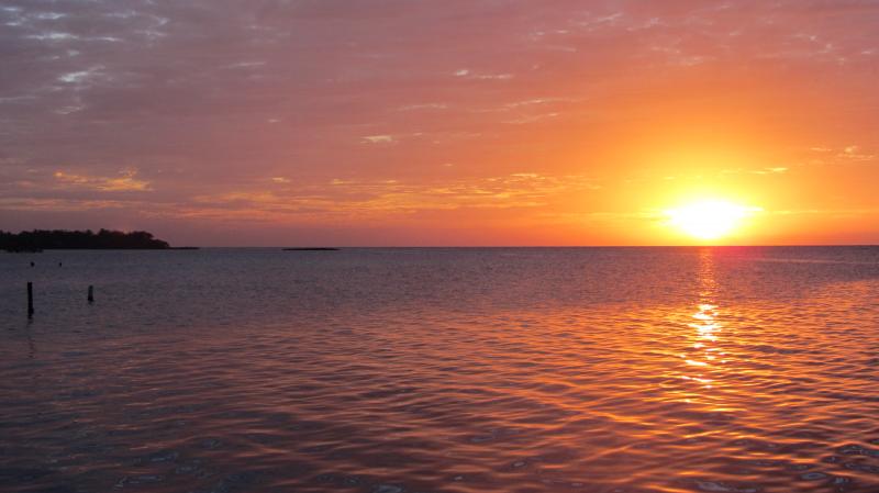 Roatan Magical Sunset on Ruthless Roatan Charters